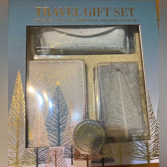 NWT Peppermint and Pine 5 Piece Travel Gift Set - Picture 1 of 4